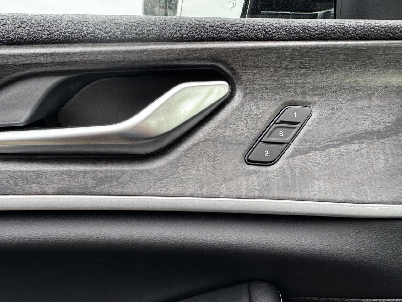 2025 Jeep Grand Cherokee Limited 4x4 | V6 | Luxury Tech | Pano Sunroof | NAV | Backup Camera Redwater AB