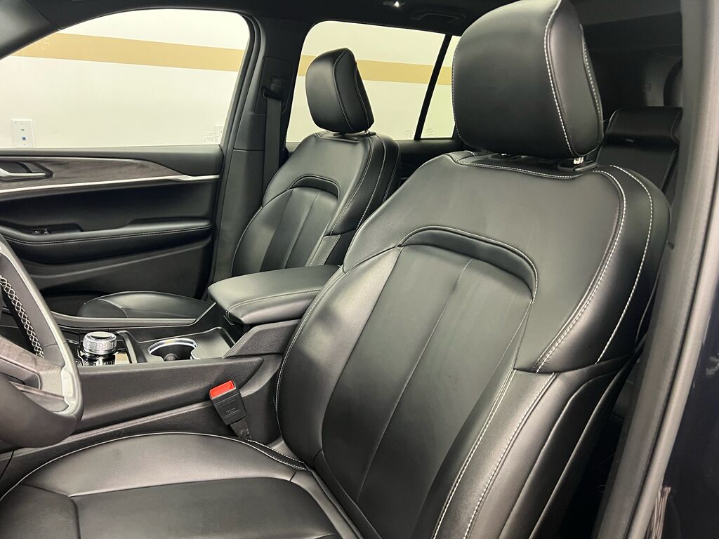 2025 Jeep Grand Cherokee Limited Gasoline