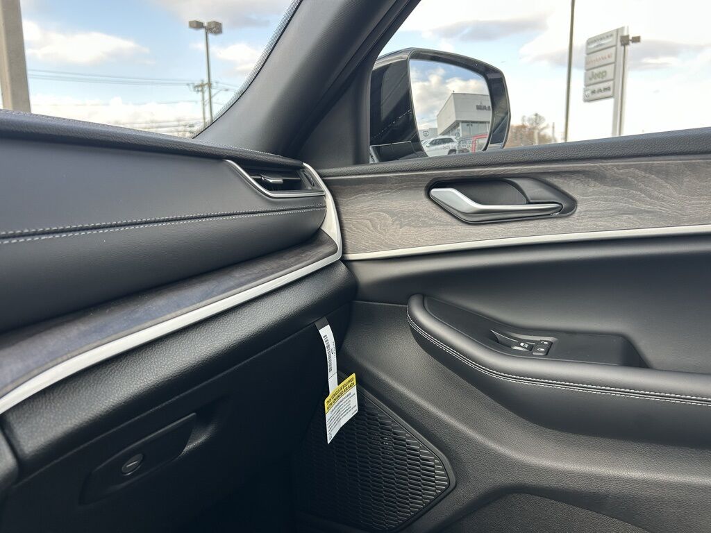 2025 Jeep Grand Cherokee Limited Crestwood KY