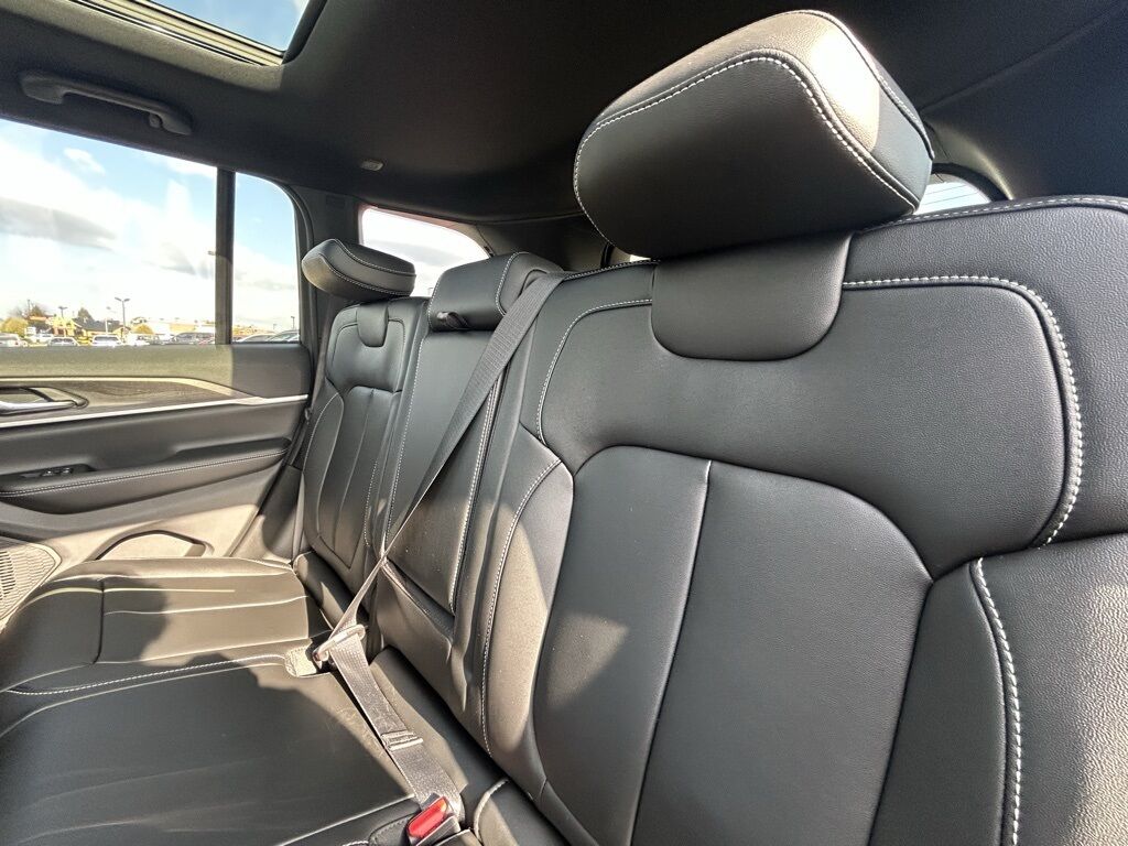 2025 Jeep Grand Cherokee Limited Crestwood KY