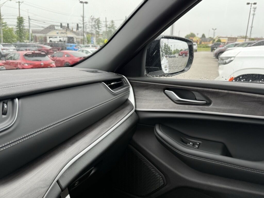 2025 Jeep Grand Cherokee Limited Crestwood KY