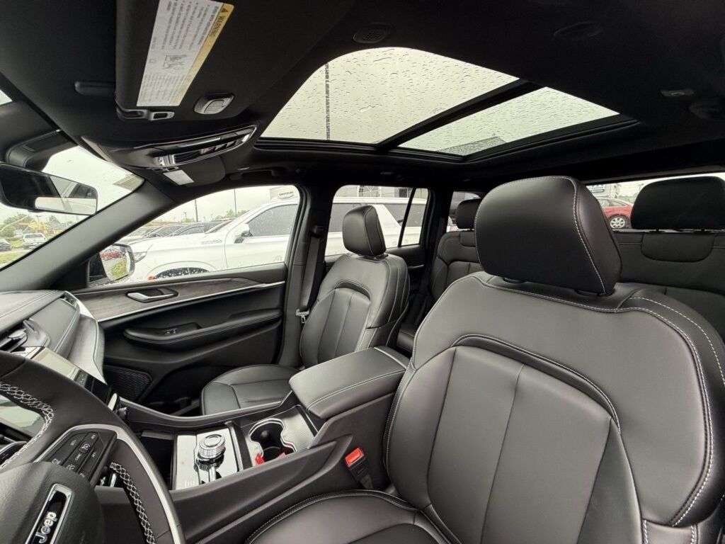 2025 Jeep Grand Cherokee Limited Crestwood KY
