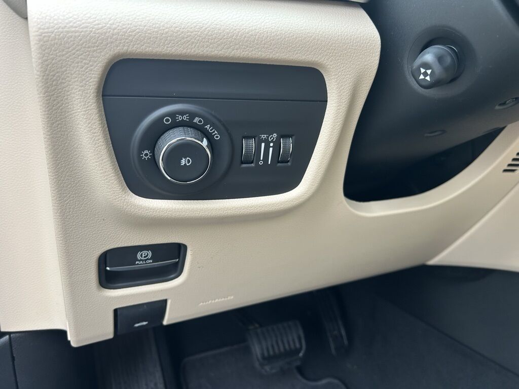 2025 Jeep Grand Cherokee Limited Crestwood KY