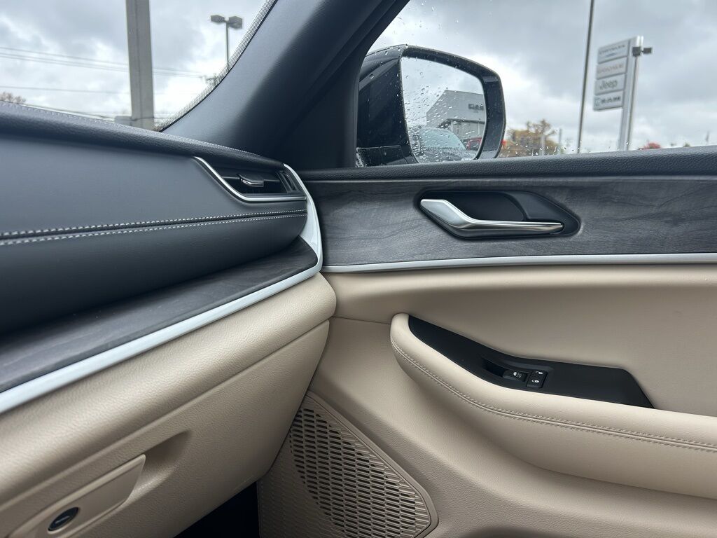 2025 Jeep Grand Cherokee Limited Crestwood KY