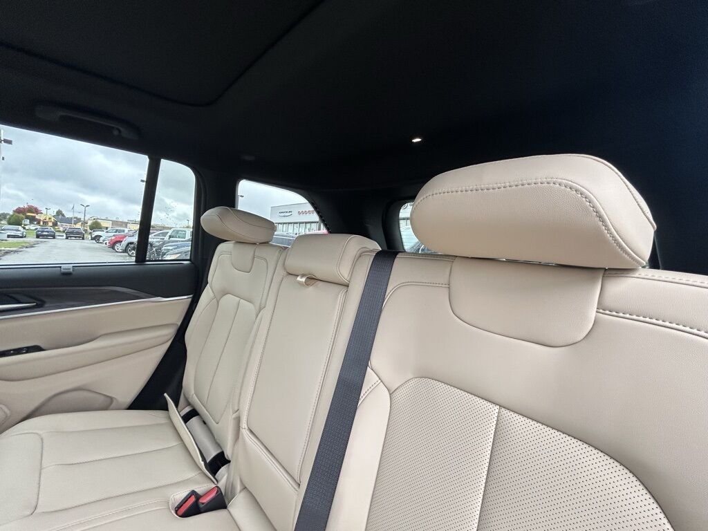 2025 Jeep Grand Cherokee Limited Crestwood KY