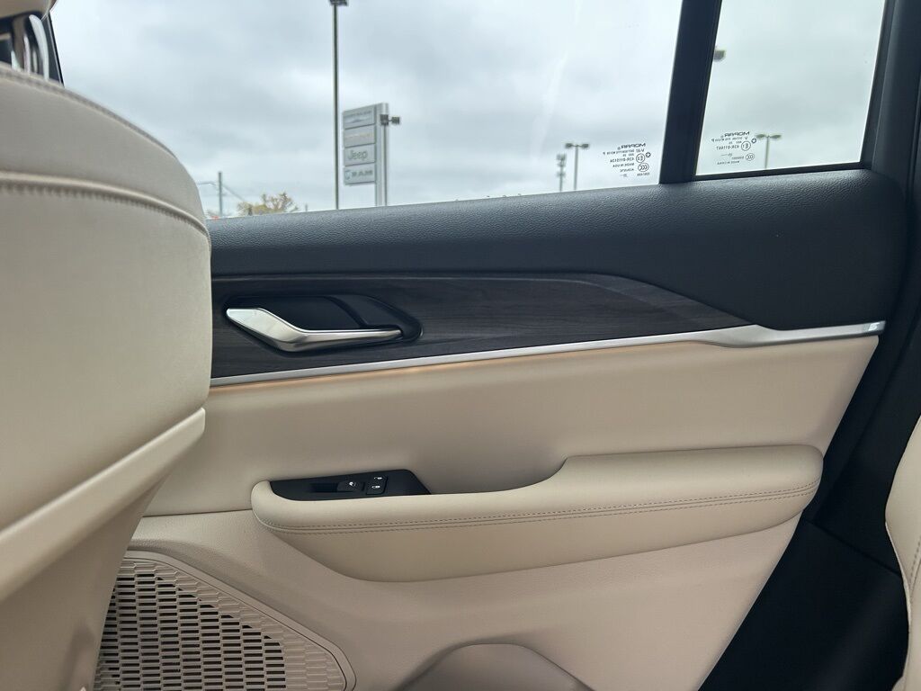 2025 Jeep Grand Cherokee Limited Crestwood KY