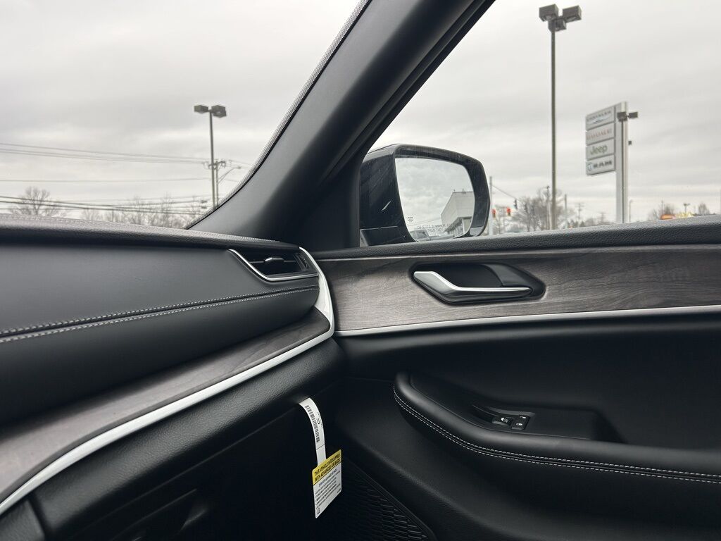 2025 Jeep Grand Cherokee Limited Crestwood KY