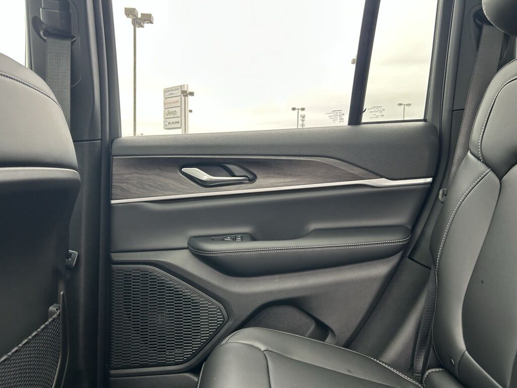 2025 Jeep Grand Cherokee Limited Crestwood KY