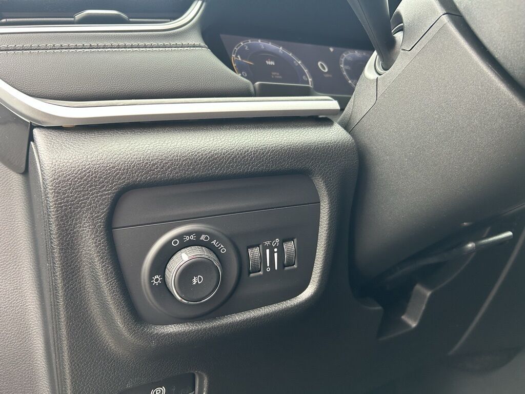 2025 Jeep Grand Cherokee Limited Crestwood KY