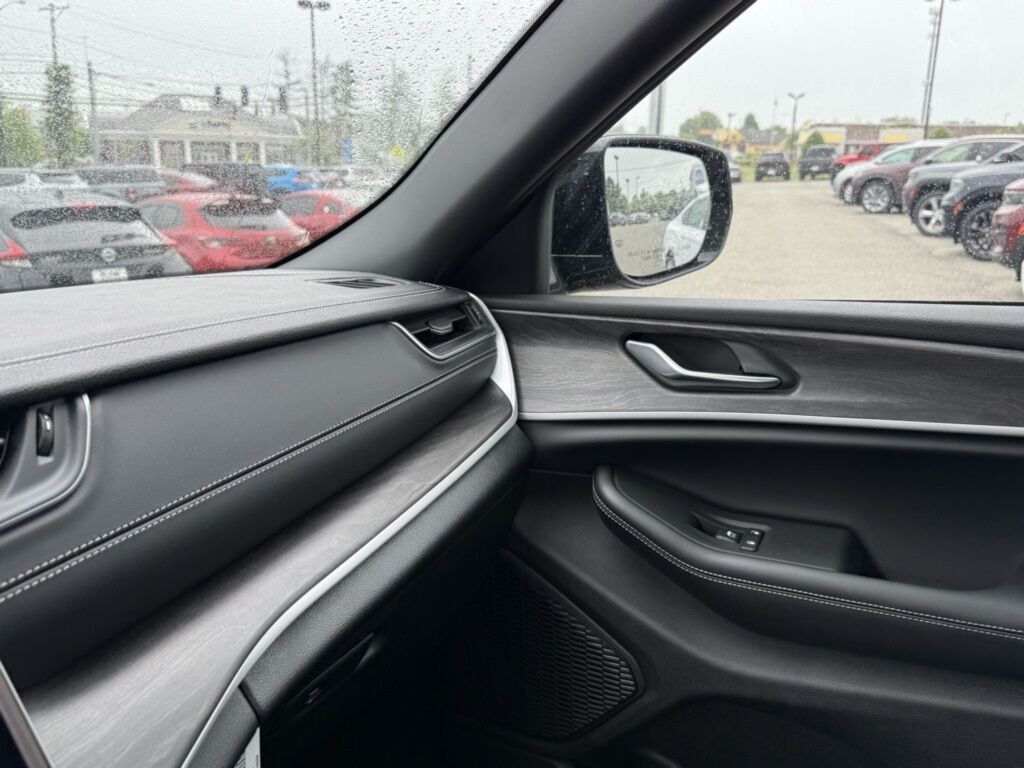 2025 Jeep Grand Cherokee Limited Crestwood KY