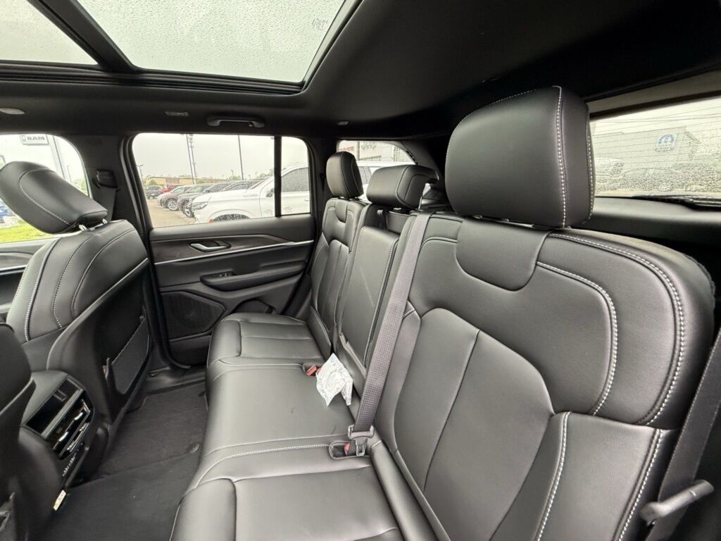 2025 Jeep Grand Cherokee Limited Crestwood KY