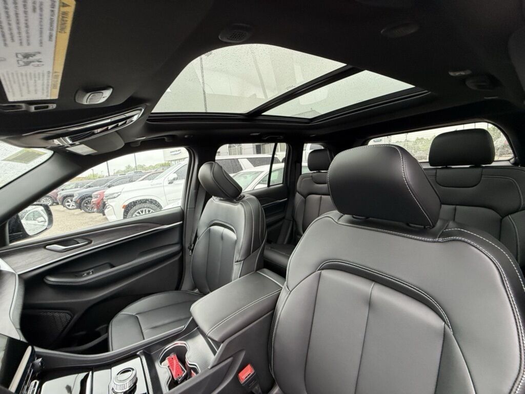 2025 Jeep Grand Cherokee Limited Crestwood KY