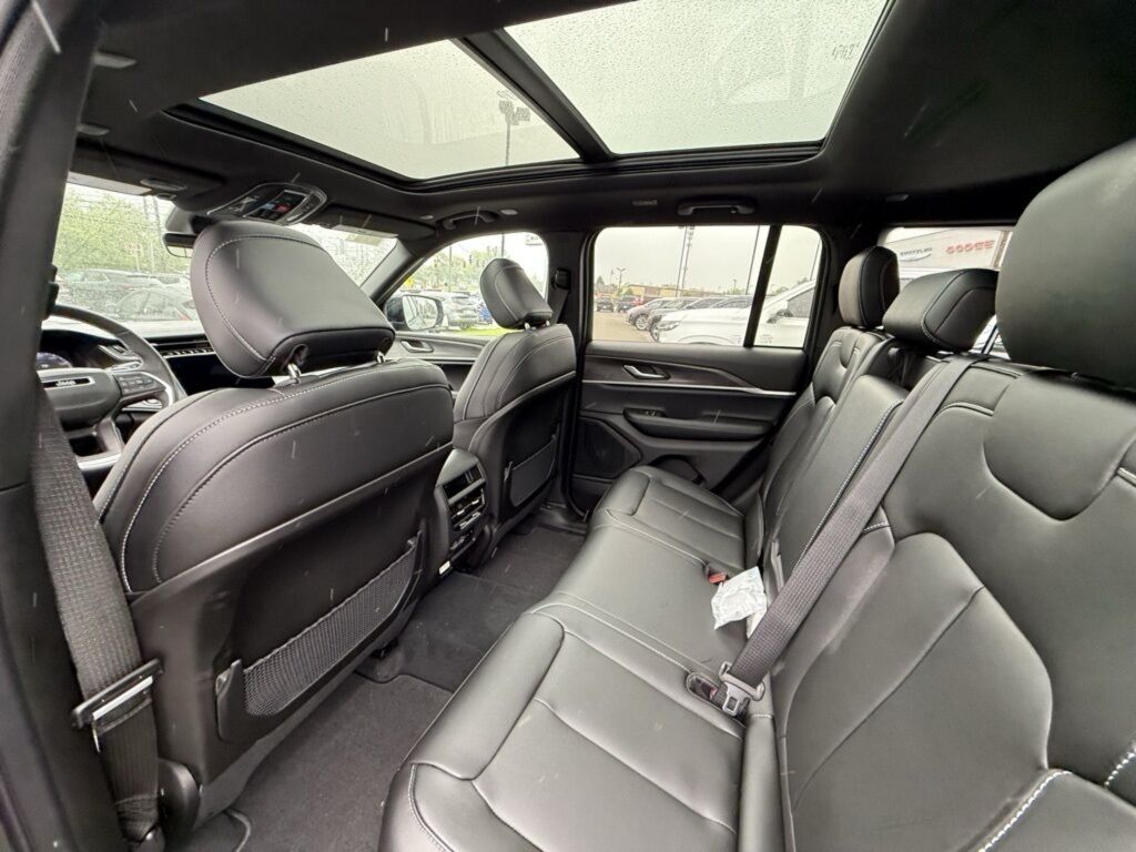 2025 Jeep Grand Cherokee Limited Crestwood KY