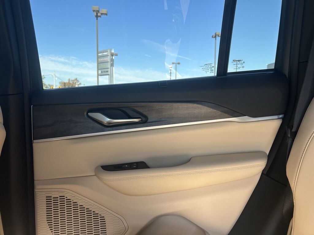 2025 Jeep Grand Cherokee Limited Crestwood KY