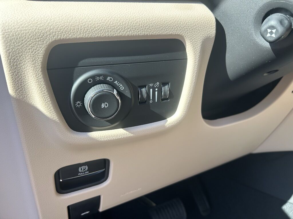 2025 Jeep Grand Cherokee Limited Crestwood KY