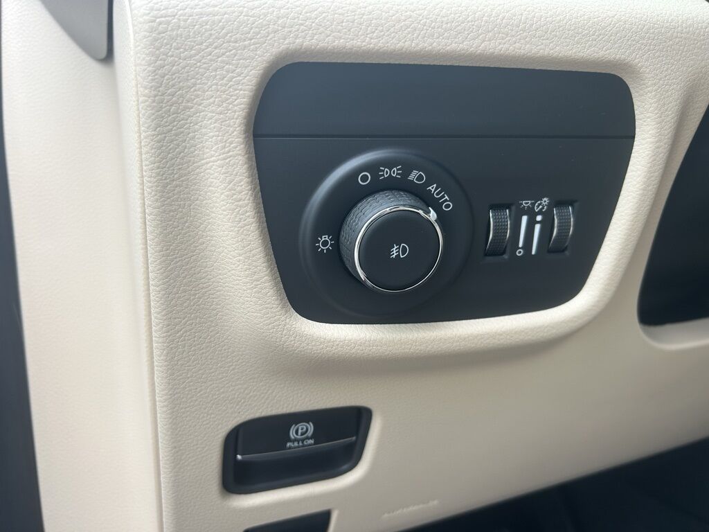 2025 Jeep Grand Cherokee Limited Crestwood KY