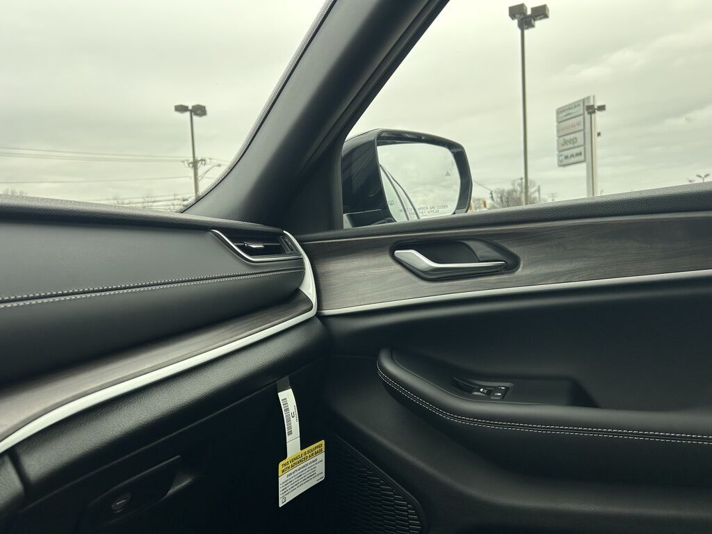 2025 Jeep Grand Cherokee Limited Crestwood KY