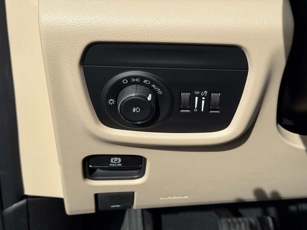 2025 Jeep Grand Cherokee Limited Crestwood KY