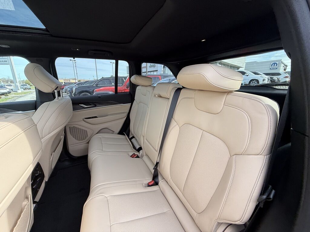 2025 Jeep Grand Cherokee Limited Crestwood KY