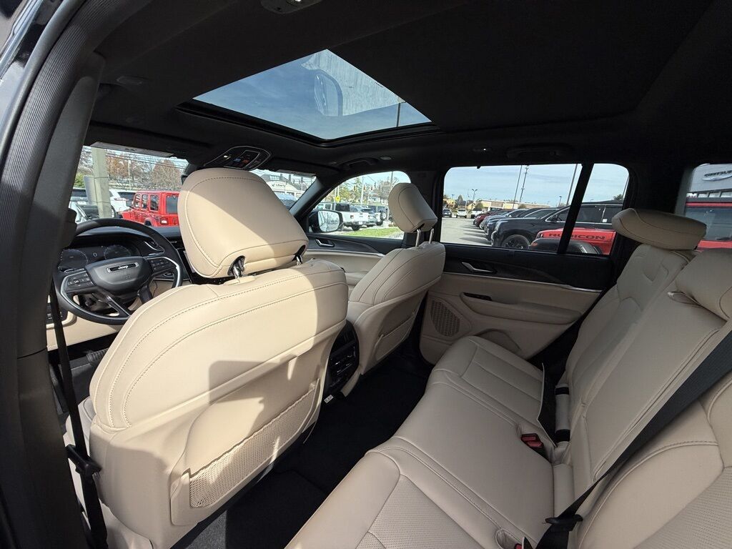 2025 Jeep Grand Cherokee Limited Crestwood KY