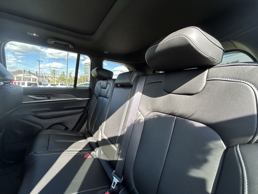 2025 Jeep Grand Cherokee Limited Crestwood KY