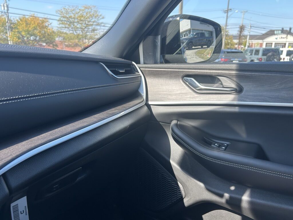2025 Jeep Grand Cherokee Limited Crestwood KY