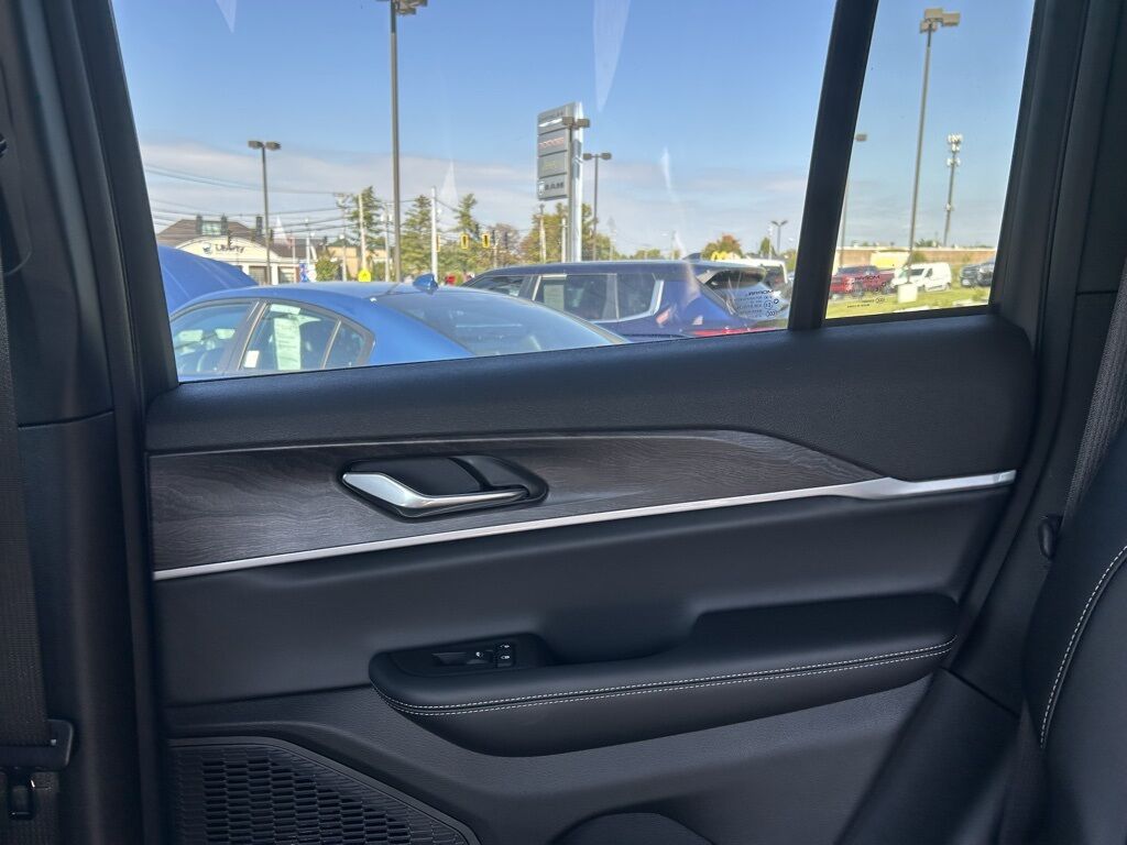 2025 Jeep Grand Cherokee Limited Crestwood KY