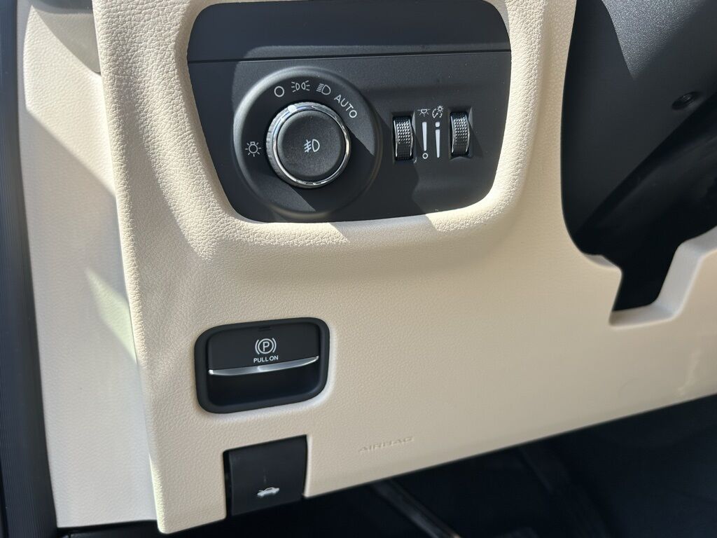 2025 Jeep Grand Cherokee Limited Crestwood KY