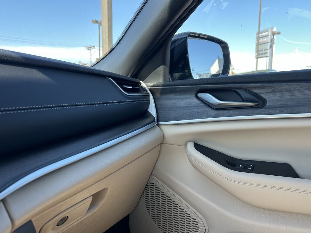 2025 Jeep Grand Cherokee Limited Crestwood KY