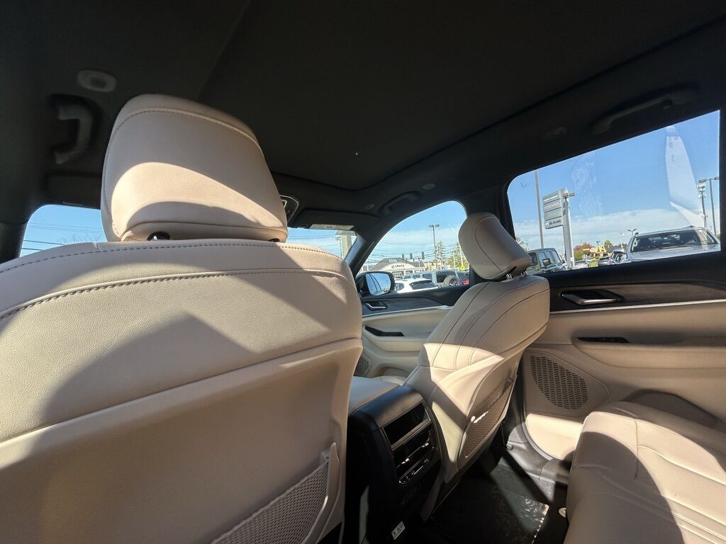 2025 Jeep Grand Cherokee Limited Crestwood KY