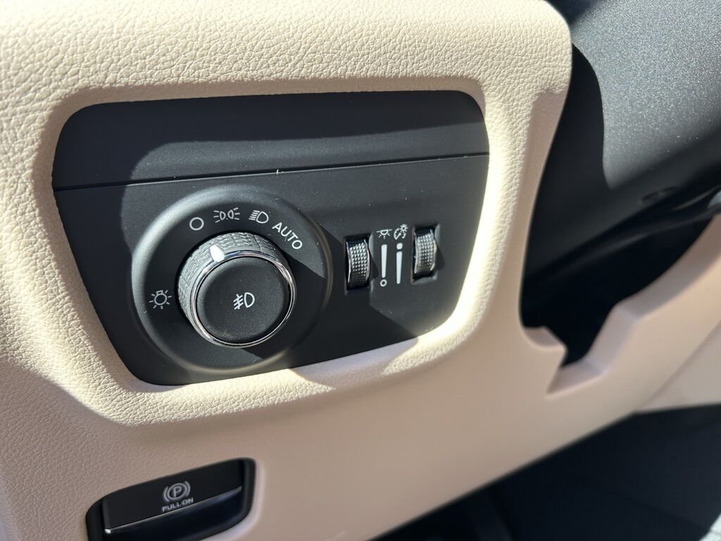 2025 Jeep Grand Cherokee Limited Crestwood KY