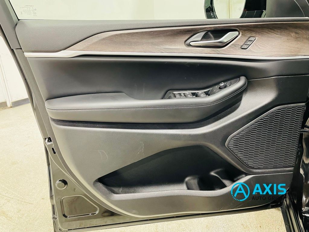 2025 Jeep Grand Cherokee Limited Jersey City NJ