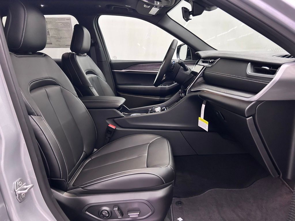 2025 Jeep Grand Cherokee Limited Portland OR