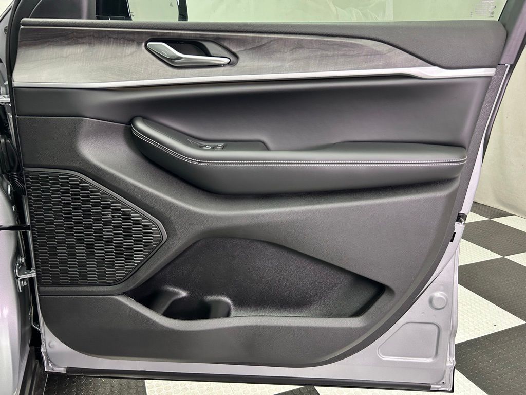 2025 Jeep Grand Cherokee Limited Portland OR