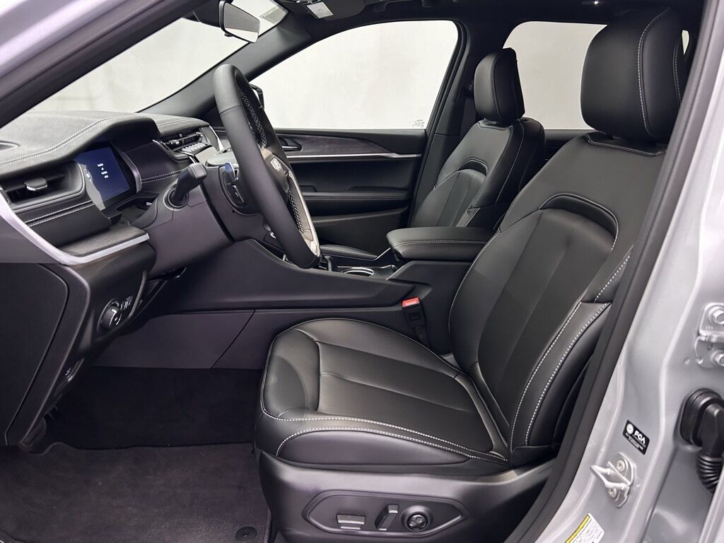2025 Jeep Grand Cherokee Limited Portland OR