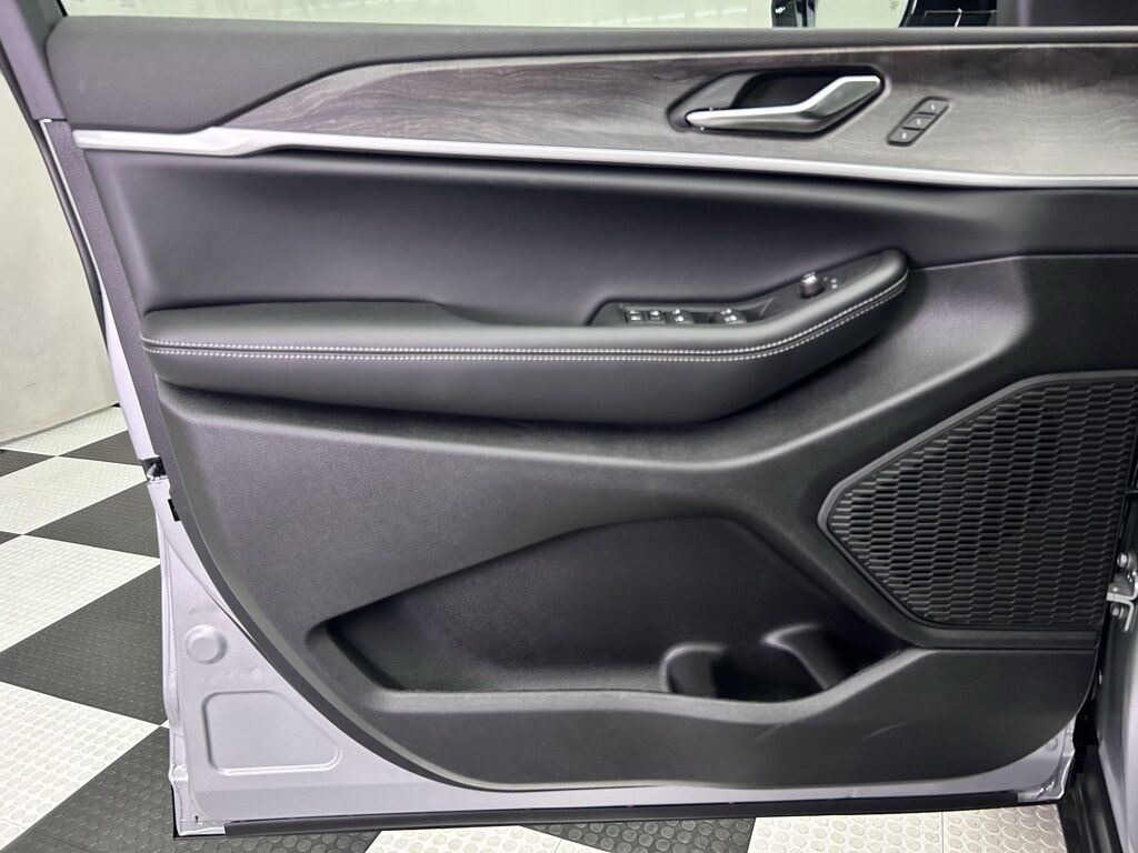 2025 Jeep Grand Cherokee Limited Portland OR