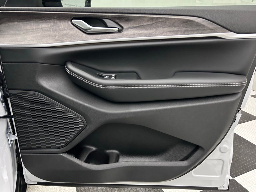 2025 Jeep Grand Cherokee Limited Portland OR