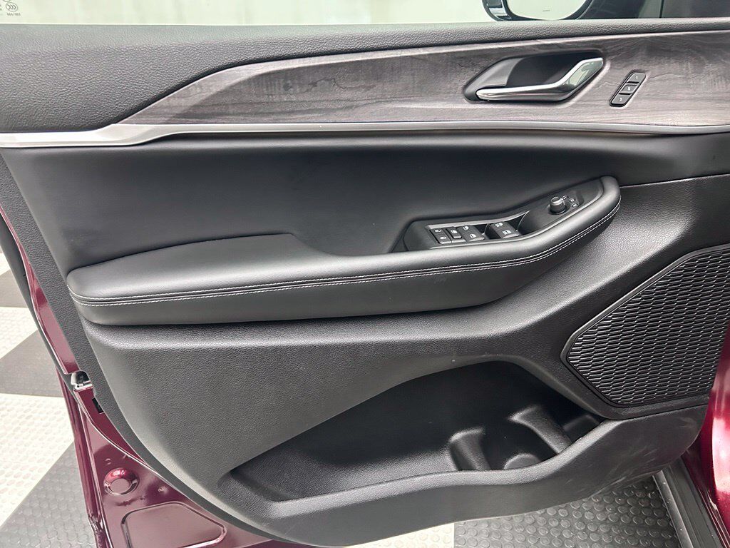 2025 Jeep Grand Cherokee Limited Portland OR