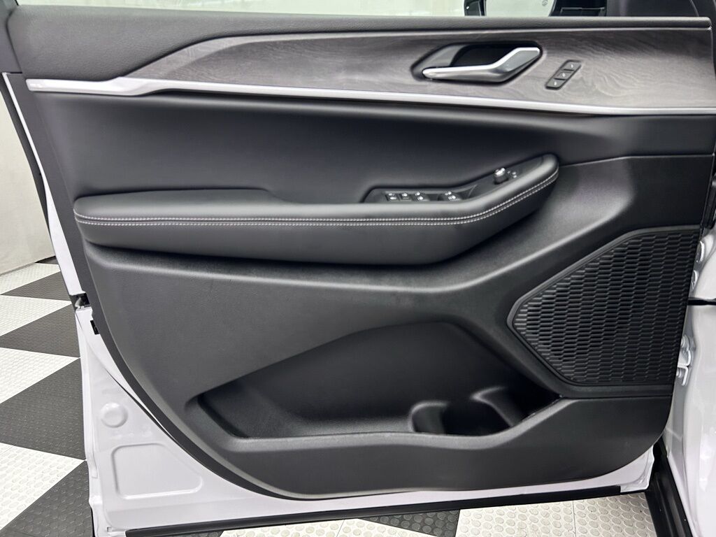 2025 Jeep Grand Cherokee Limited Portland OR