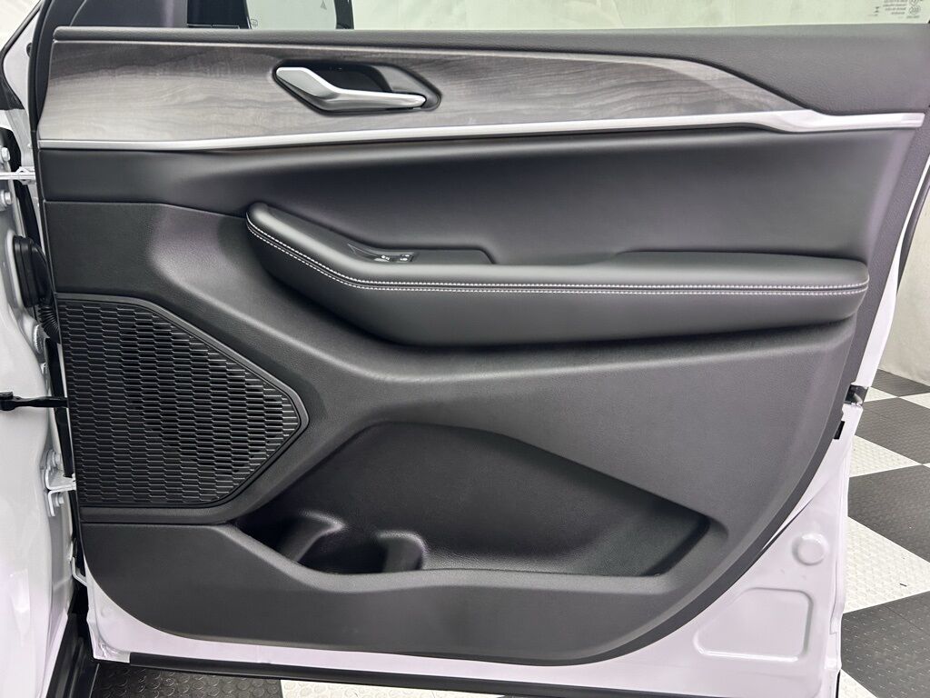 2025 Jeep Grand Cherokee Limited Portland OR