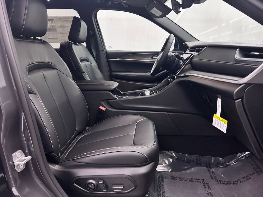 2025 Jeep Grand Cherokee Limited Portland OR