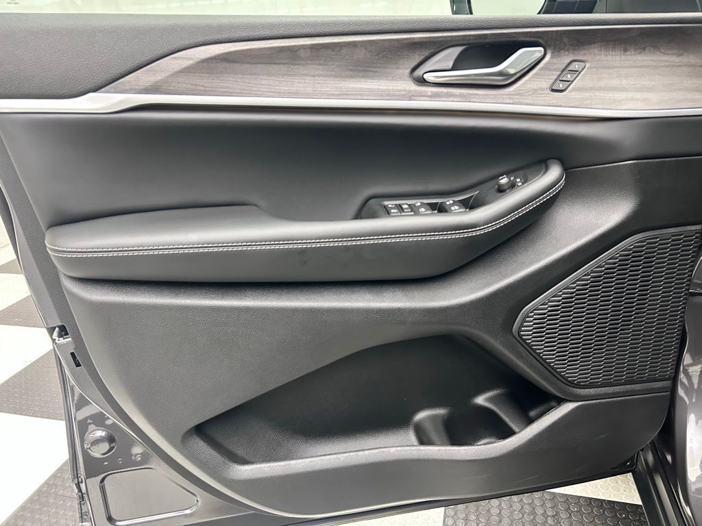 2025 Jeep Grand Cherokee Limited Portland OR