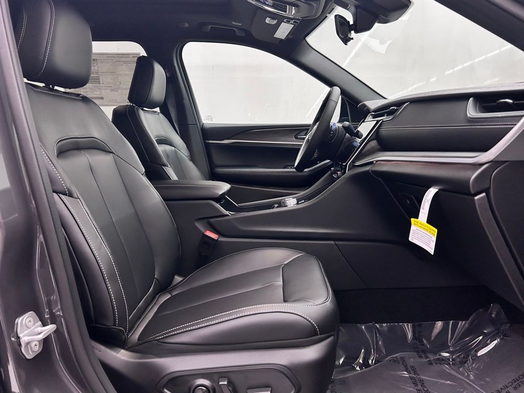 2025 Jeep Grand Cherokee Limited Portland OR