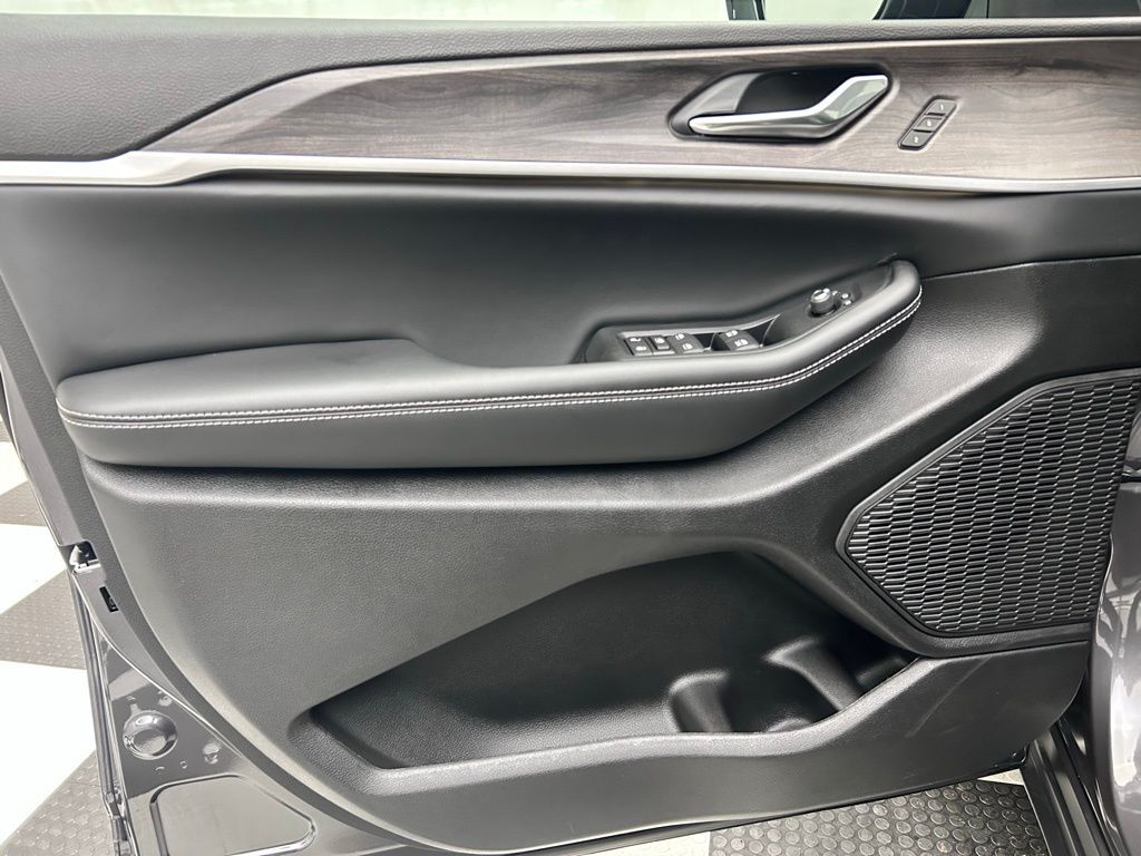 2025 Jeep Grand Cherokee Limited Portland OR