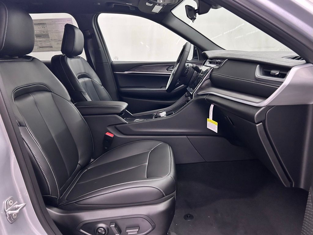 2025 Jeep Grand Cherokee Limited Portland OR