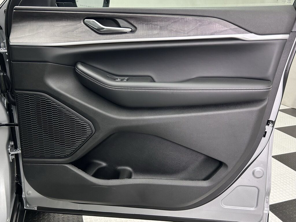 2025 Jeep Grand Cherokee Limited Portland OR