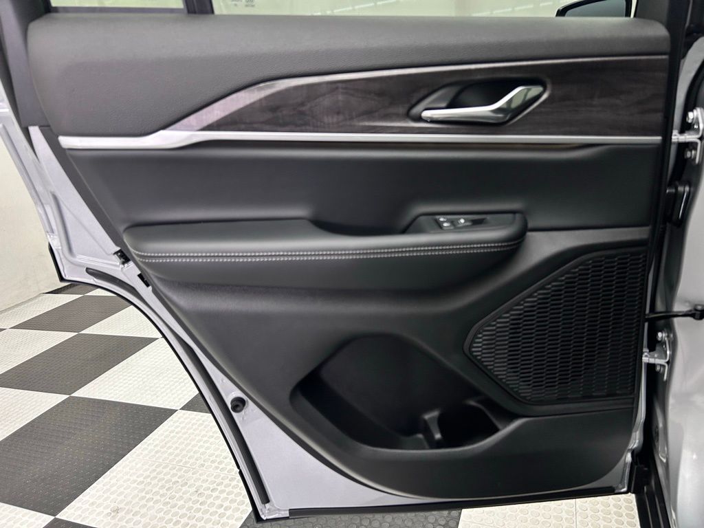 2025 Jeep Grand Cherokee Limited Portland OR