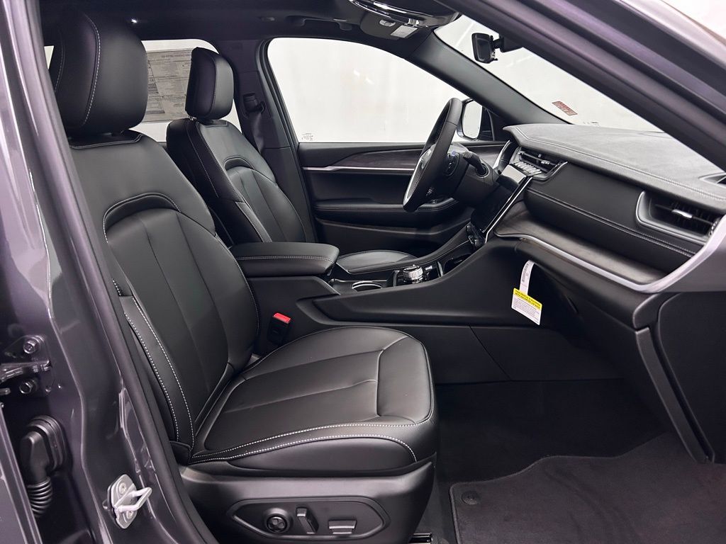 2025 Jeep Grand Cherokee Limited Portland OR