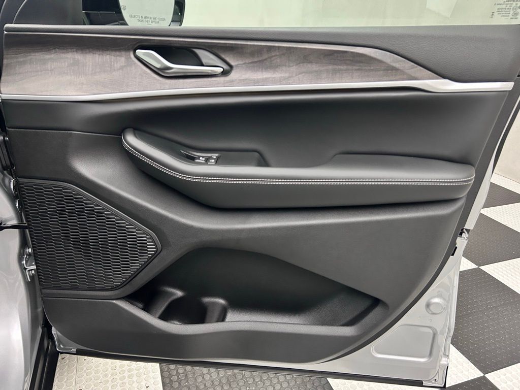 2025 Jeep Grand Cherokee Limited Portland OR