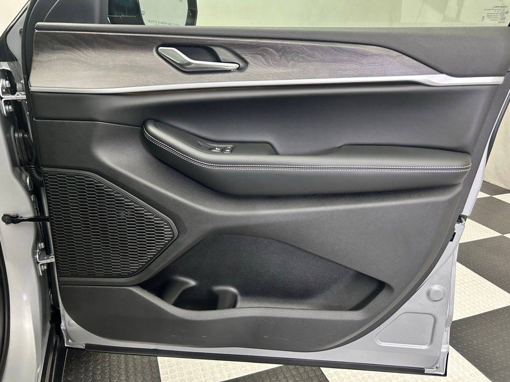 2025 Jeep Grand Cherokee Limited Portland OR